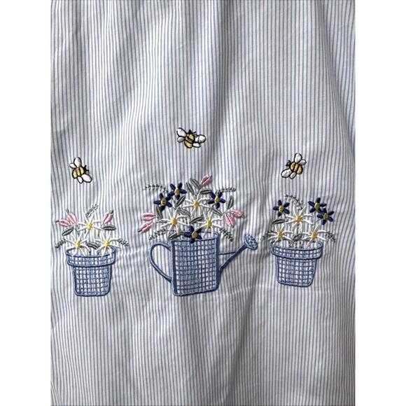 Tops - VTG 80s Sz M Button Up Novelty Embroidery Flowers Bees Watering Can Oversized